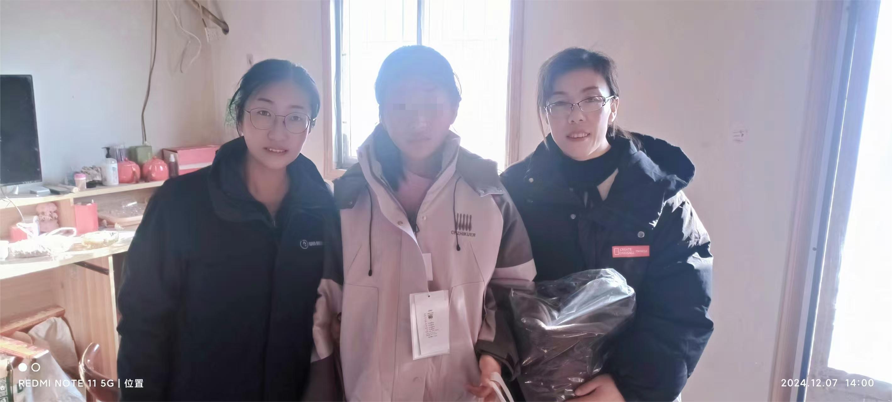 2024-12-7Volunteers from winbalance visit children